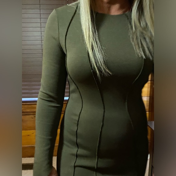 Long Sleeve Dress - Picture 4 of 5